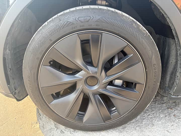 Фото 20 - Tesla Model Y