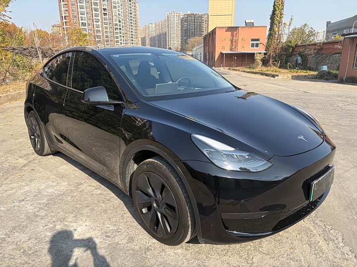 Фото 3 - Tesla Model Y