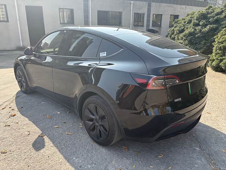 Фото 4 - Tesla Model Y