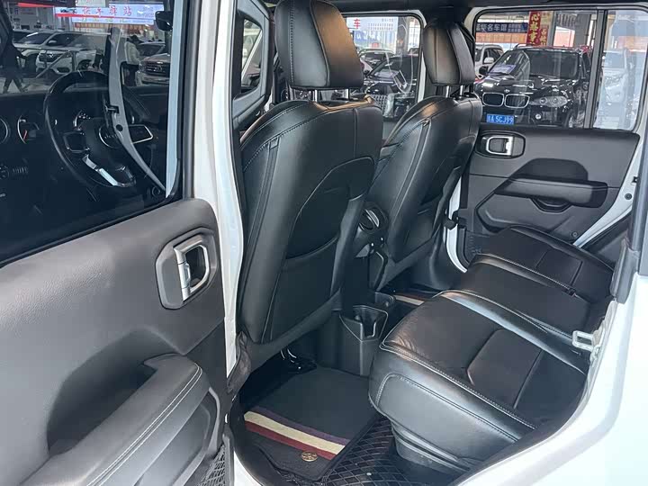 Фото 6 - Jeep Gladiator