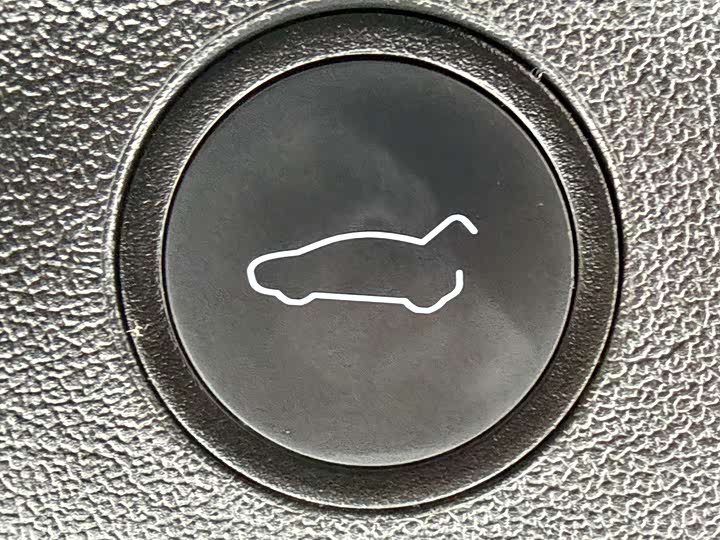 Фото 13 - Tesla Model Y