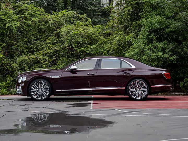 Фото 2 - Bentley Flying Spur