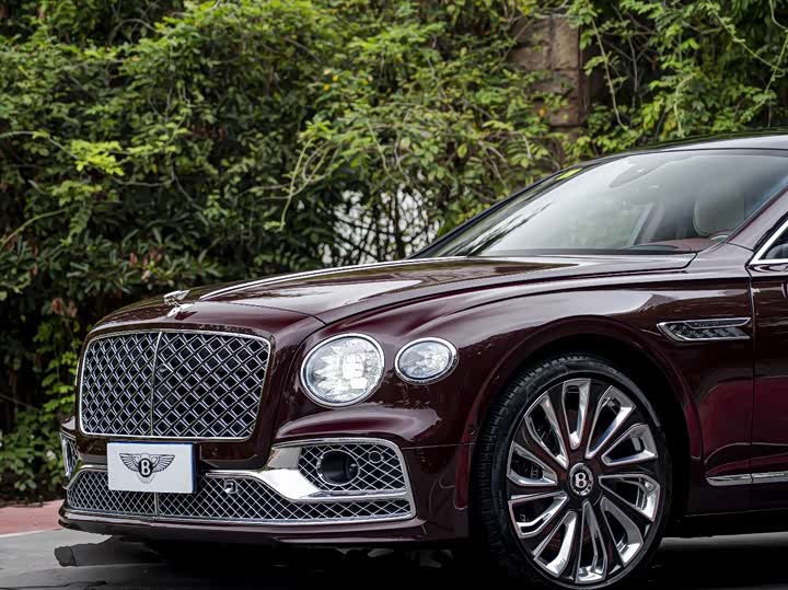 Фото 3 - Bentley Flying Spur