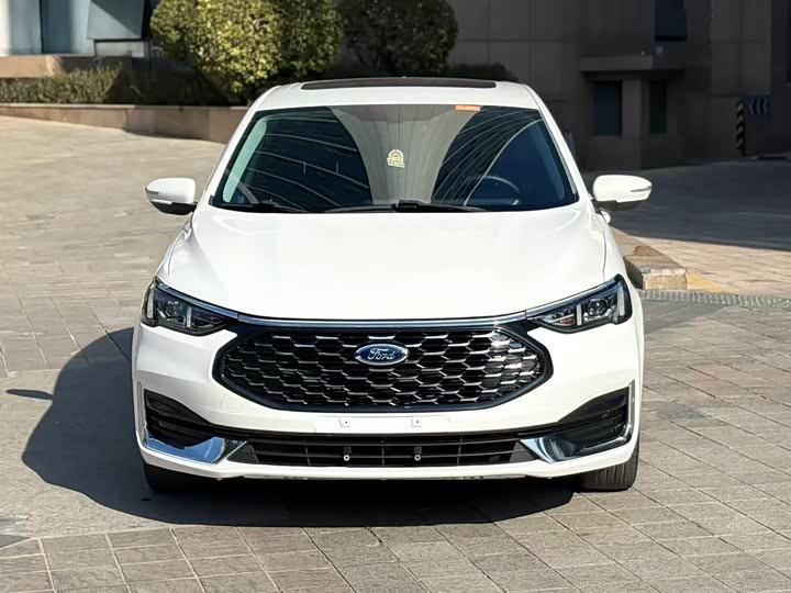 Фото 2 - Ford Escort