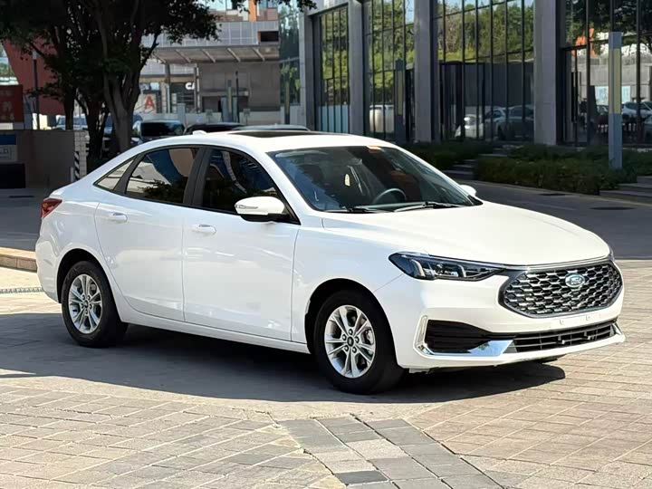 Фото 3 - Ford Escort