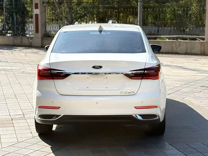 Фото 5 - Ford Escort