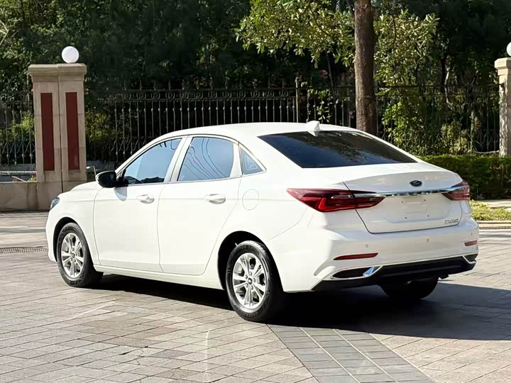 Фото 6 - Ford Escort