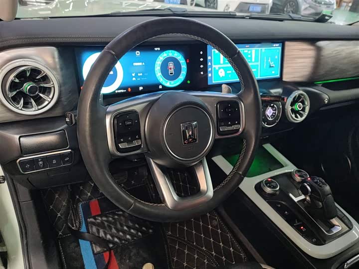 Фото 11 - Tank 300