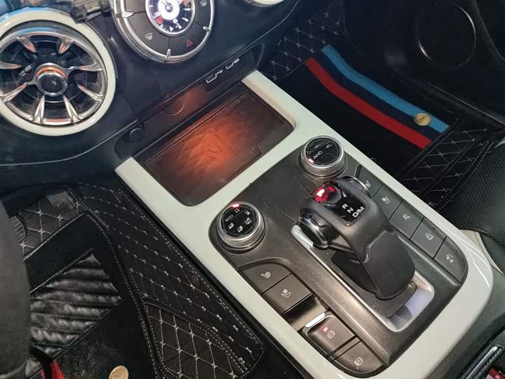 Фото 14 - Tank 300