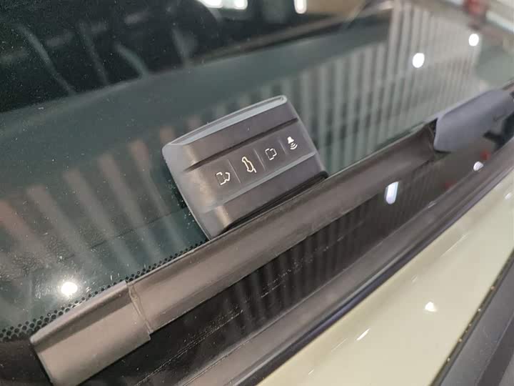 Фото 9 - Tank 300