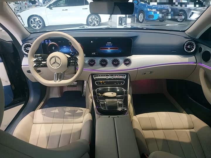 Фото 10 - Mercedes-Benz E-Class