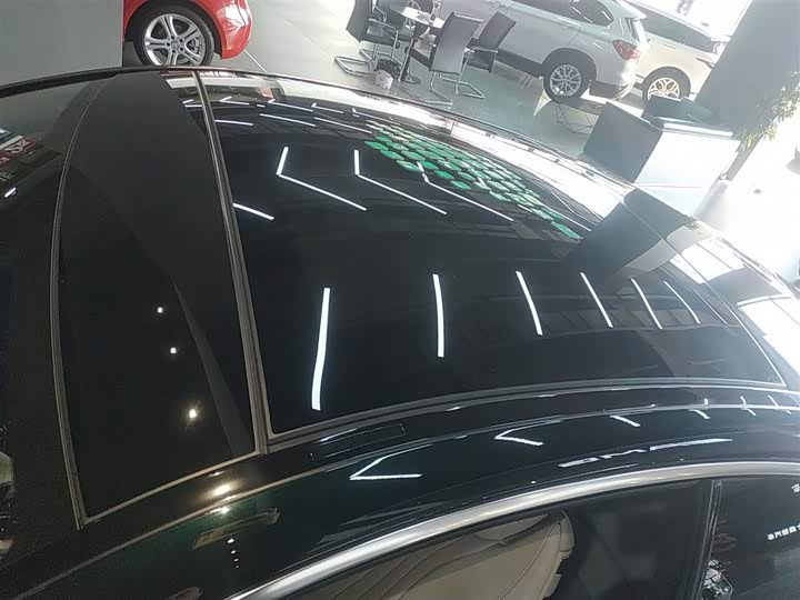 Фото 27 - Mercedes-Benz E-Class