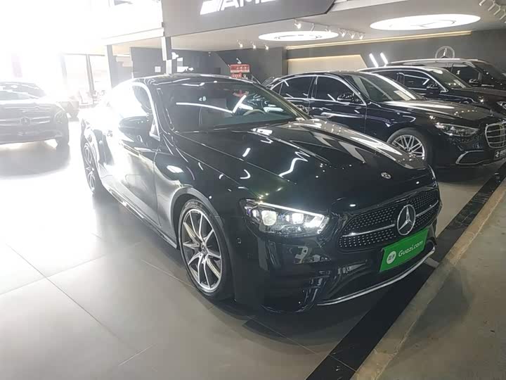 Фото 4 - Mercedes-Benz E-Class