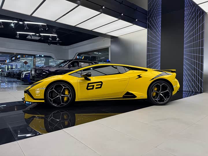 Фото 2 - Lamborghini Huracán