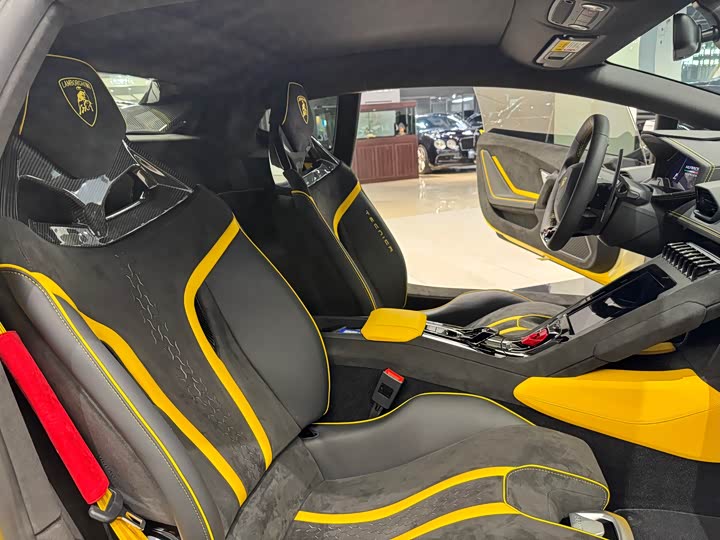 Фото 7 - Lamborghini Huracán