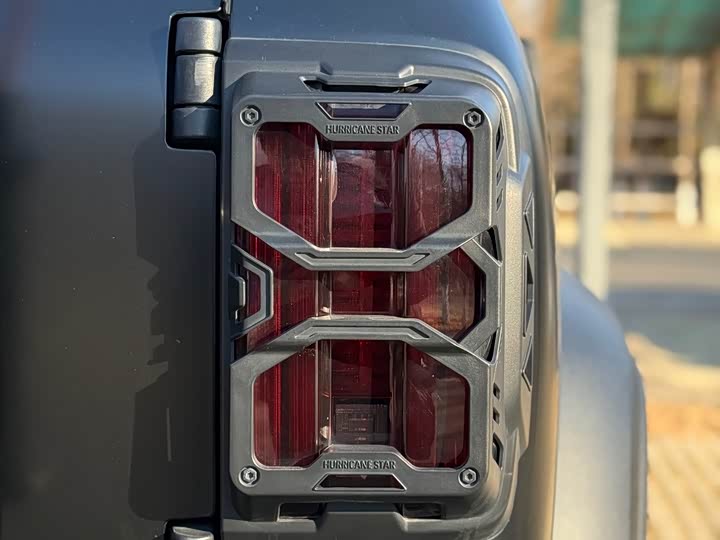 Фото 11 - Tank 300