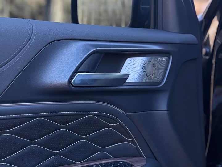 Фото 6 - Tank 300