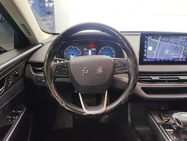 Фото 15 - Hongqi E-QM5