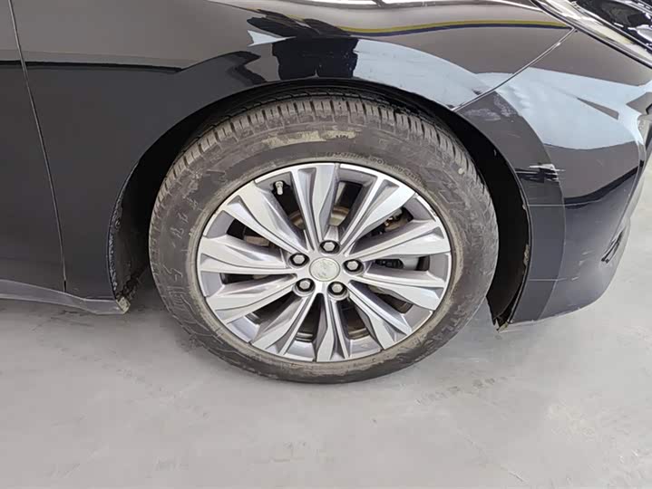 Фото 6 - Hongqi E-QM5