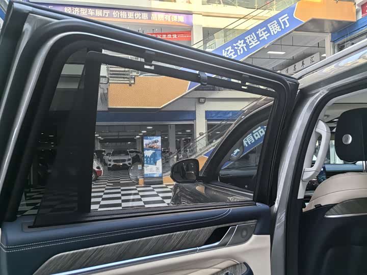 Фото 14 - Tank 500 Hybrid