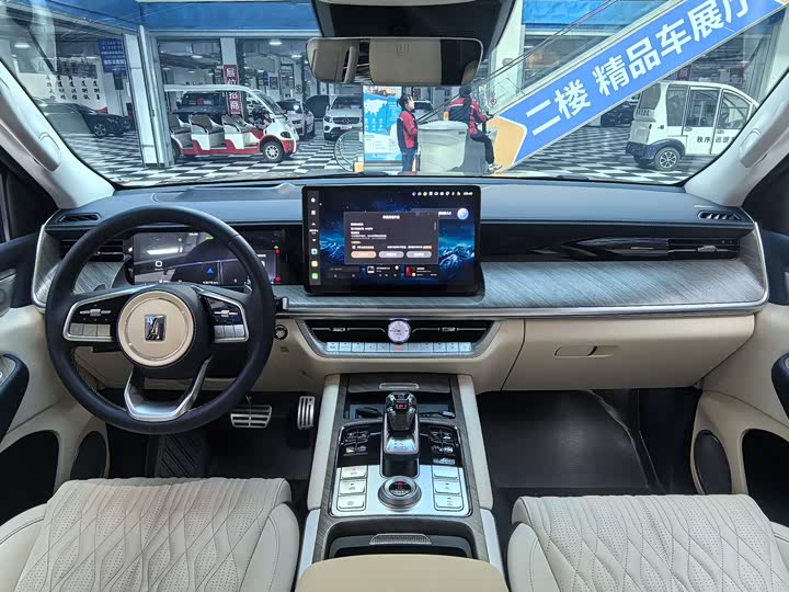 Фото 18 - Tank 500 Hybrid