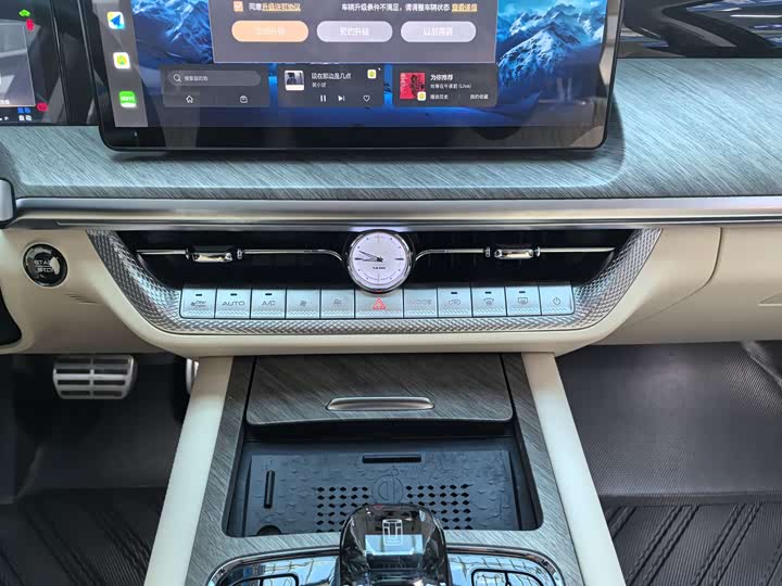 Фото 20 - Tank 500 Hybrid