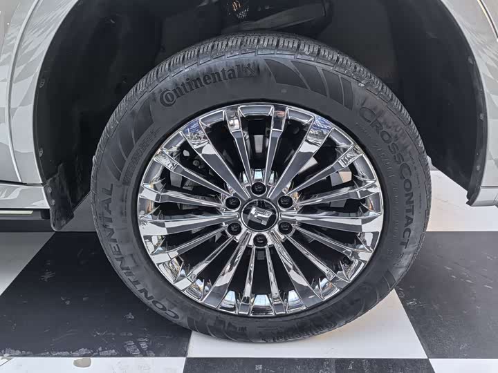 Фото 7 - Tank 500 Hybrid