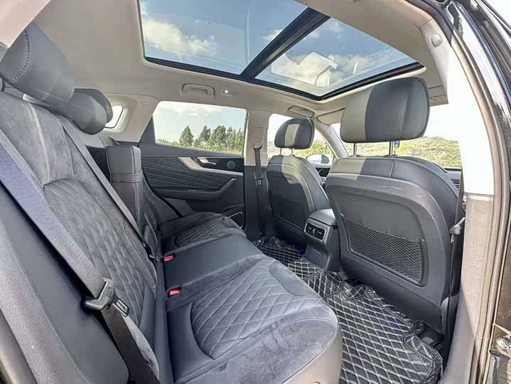 Фото 8 - Hongqi HS5