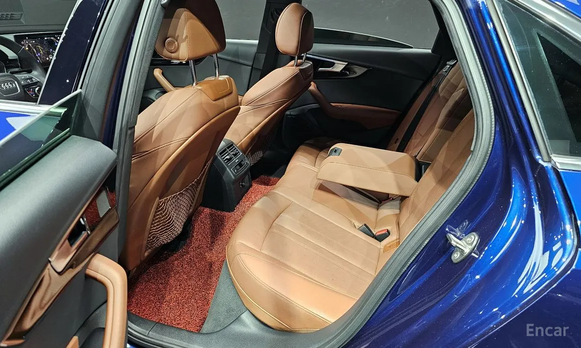 Фото 12 - Audi A4