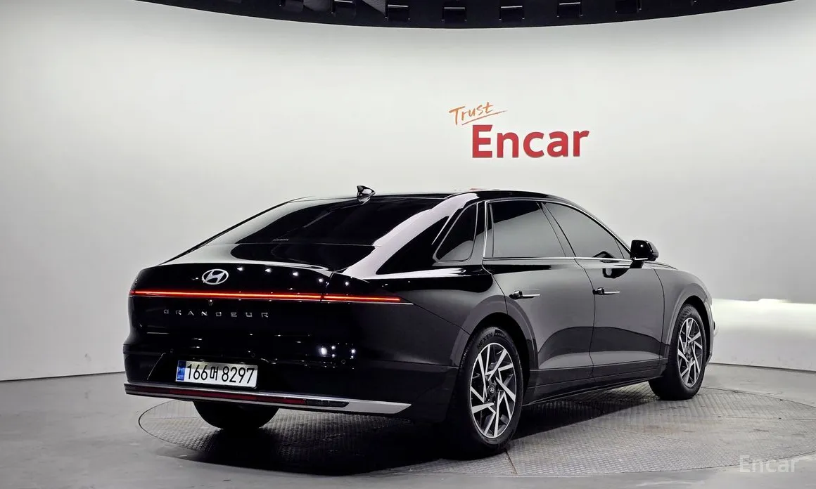 Фото 2 - Hyundai Grandeur