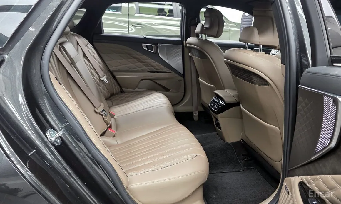 Фото 12 - Kia K8