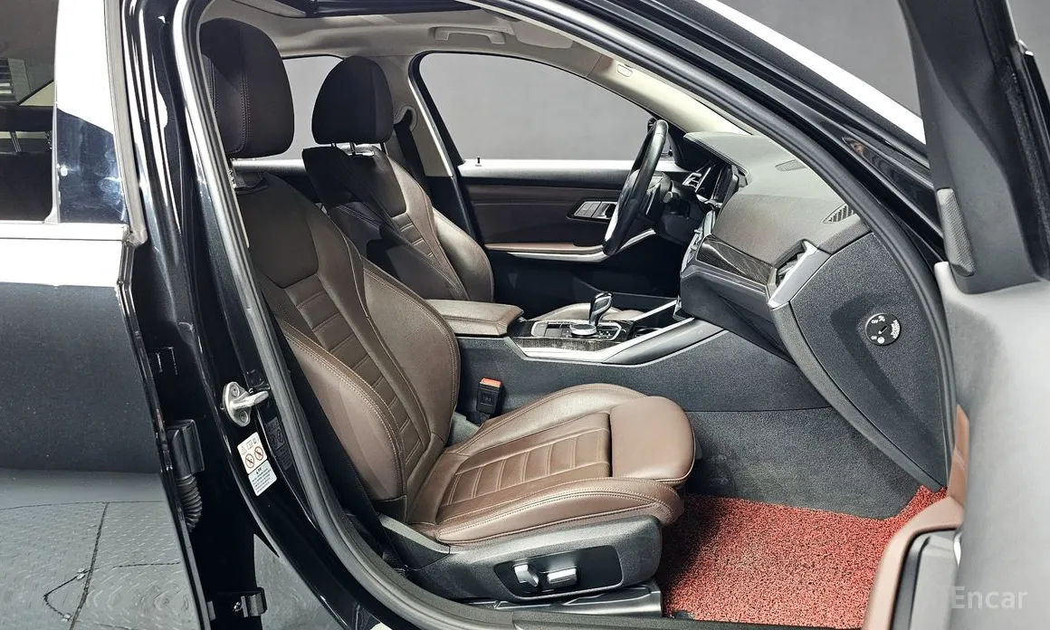 Photo 10 - BMW 3 Series