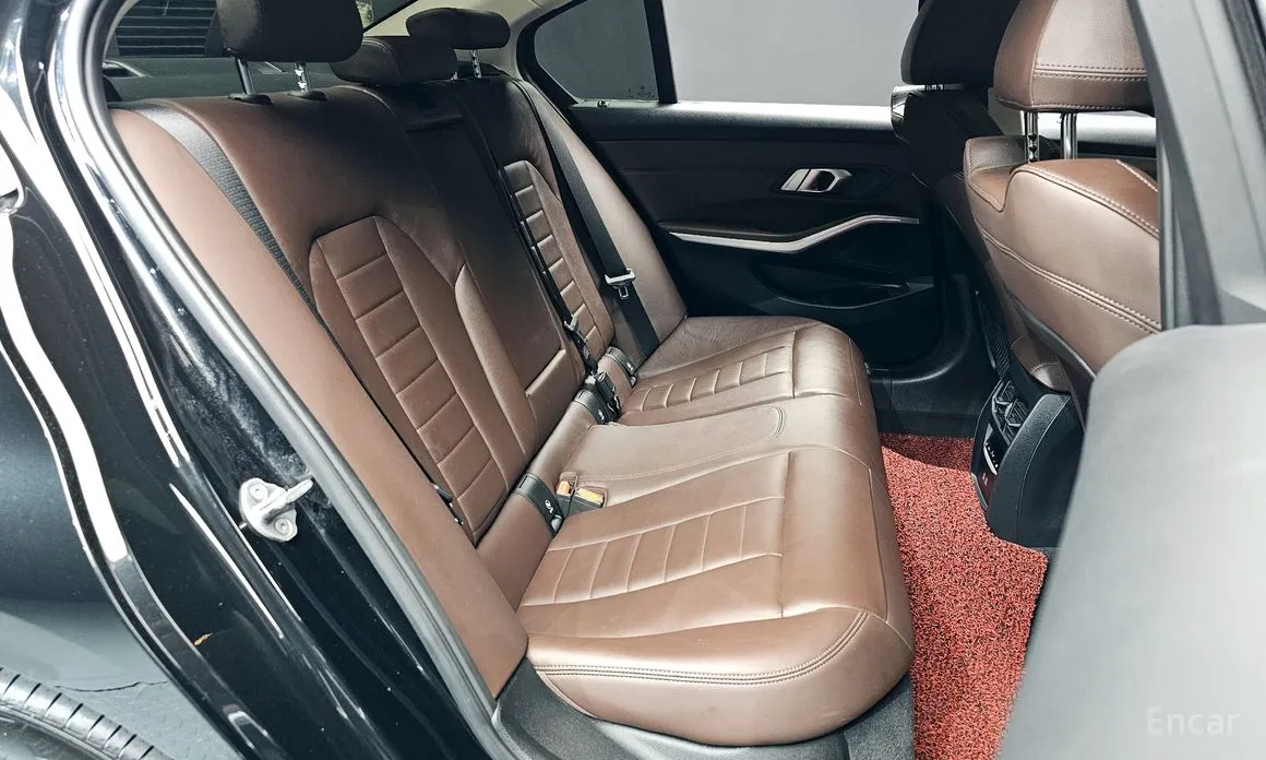 Photo 12 - BMW 3 Series