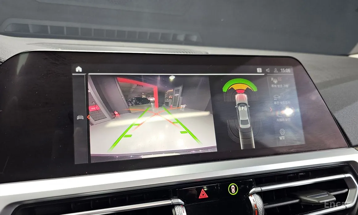 Photo 16 - BMW 3 Series