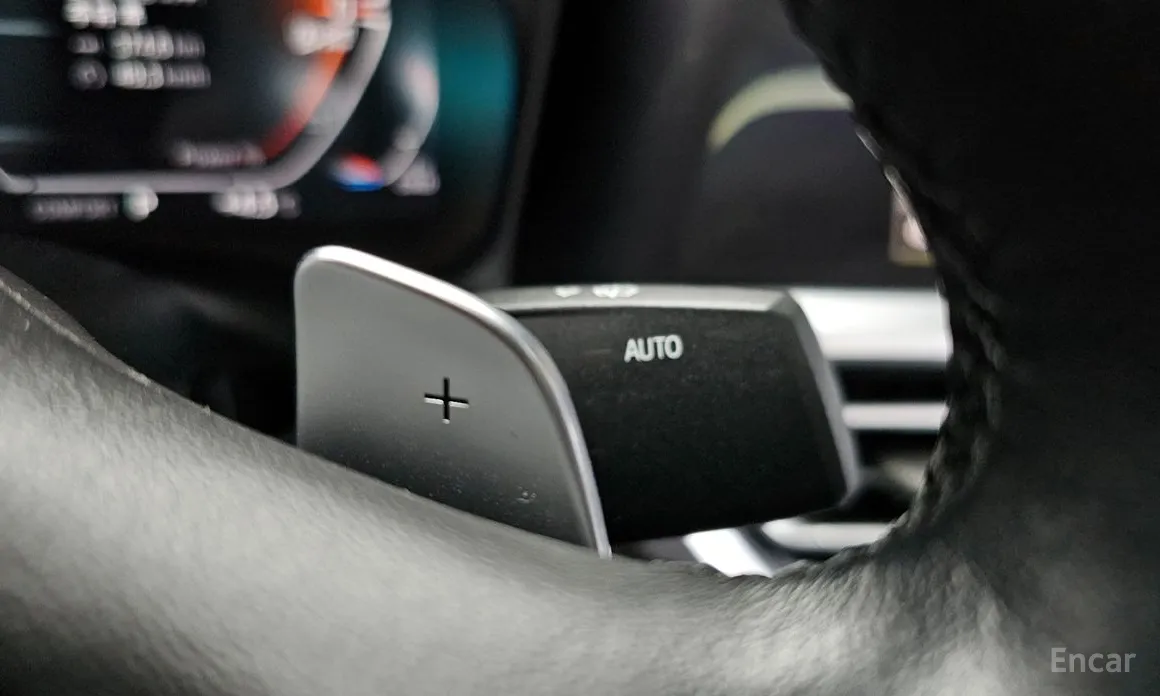 Photo 17 - BMW 3 Series