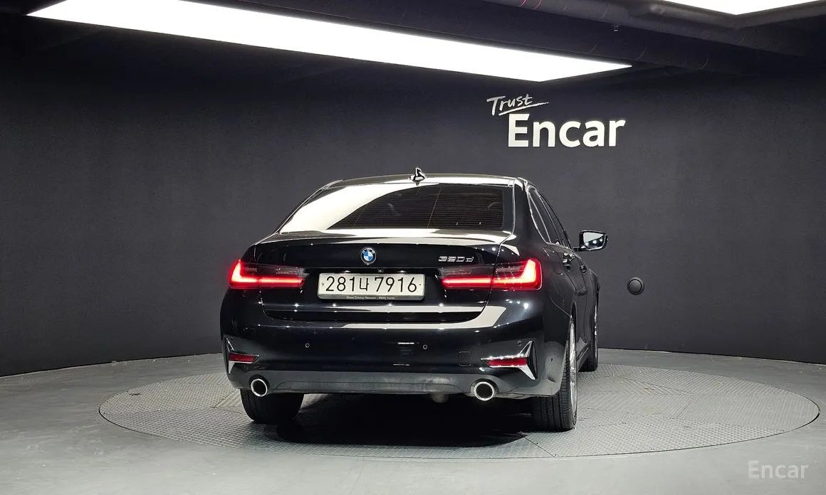 Photo 4 - BMW 3 Series