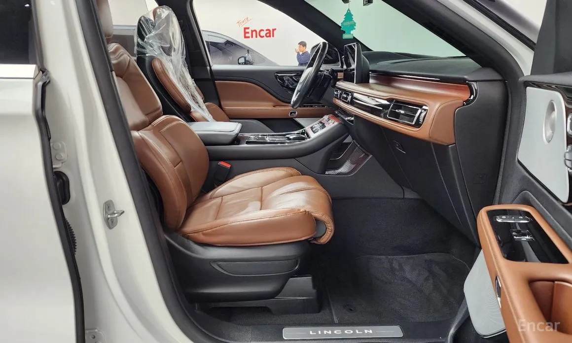 Фото 11 - Lincoln Aviator