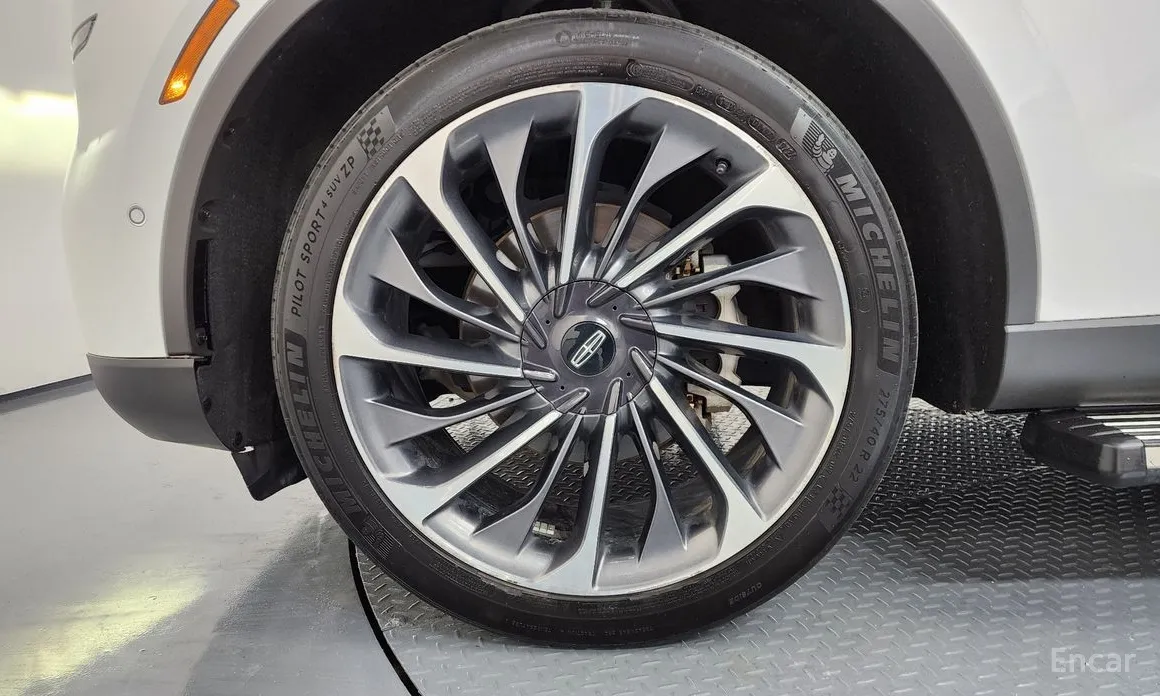 Фото 5 - Lincoln Aviator