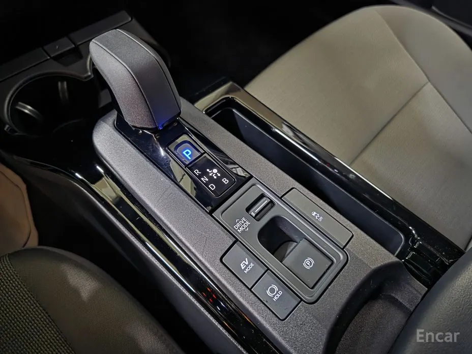 Фото 9 - Toyota Prius