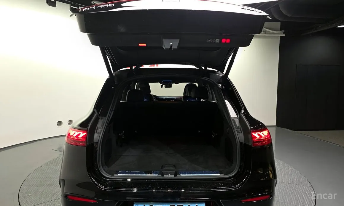 Фото 20 - Mercedes-Benz EQS