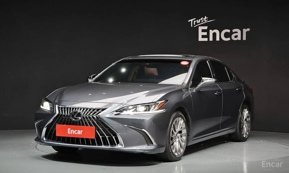 Фото 1 - Lexus ES