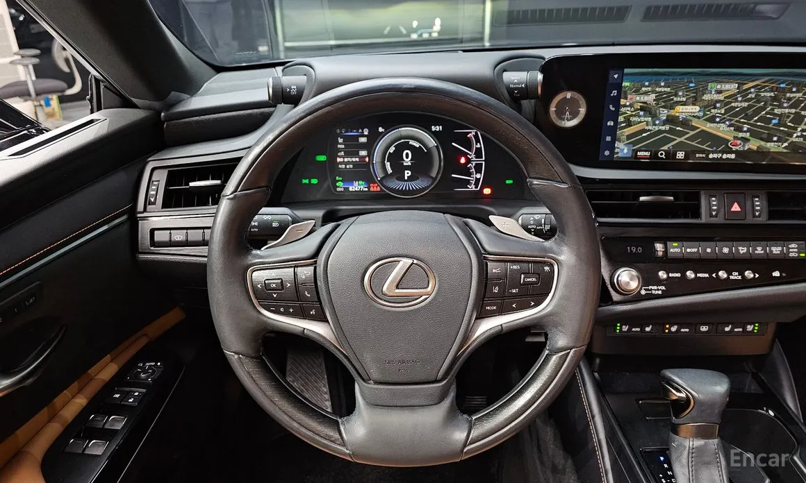 Фото 13 - Lexus ES