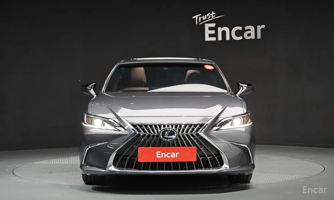 Фото 3 - Lexus ES