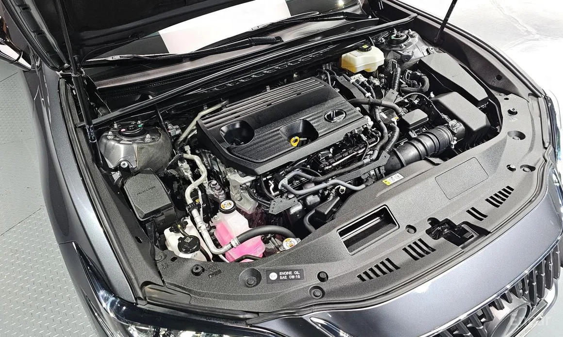 Фото 6 - Lexus ES