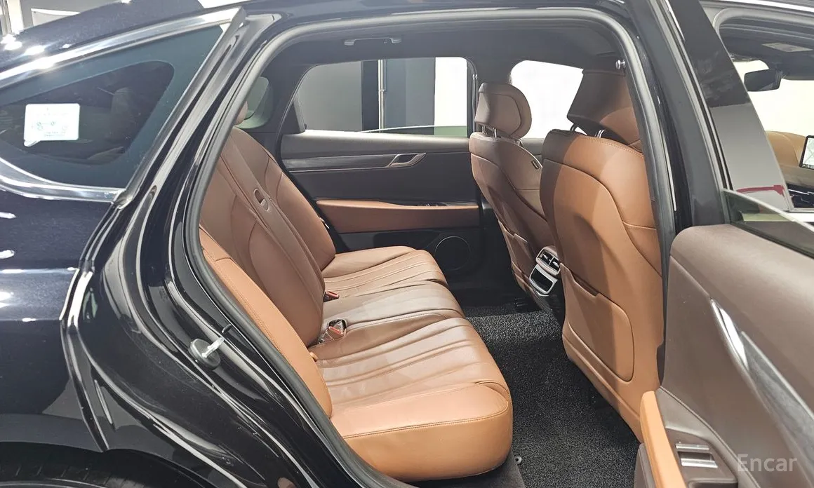 Фото 12 - Genesis G80