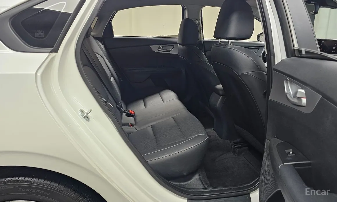 Фото 12 - Kia K3