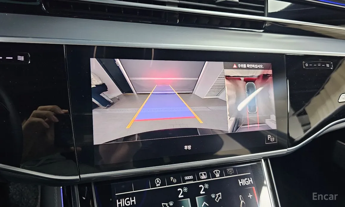 Фото 15 - Audi A8