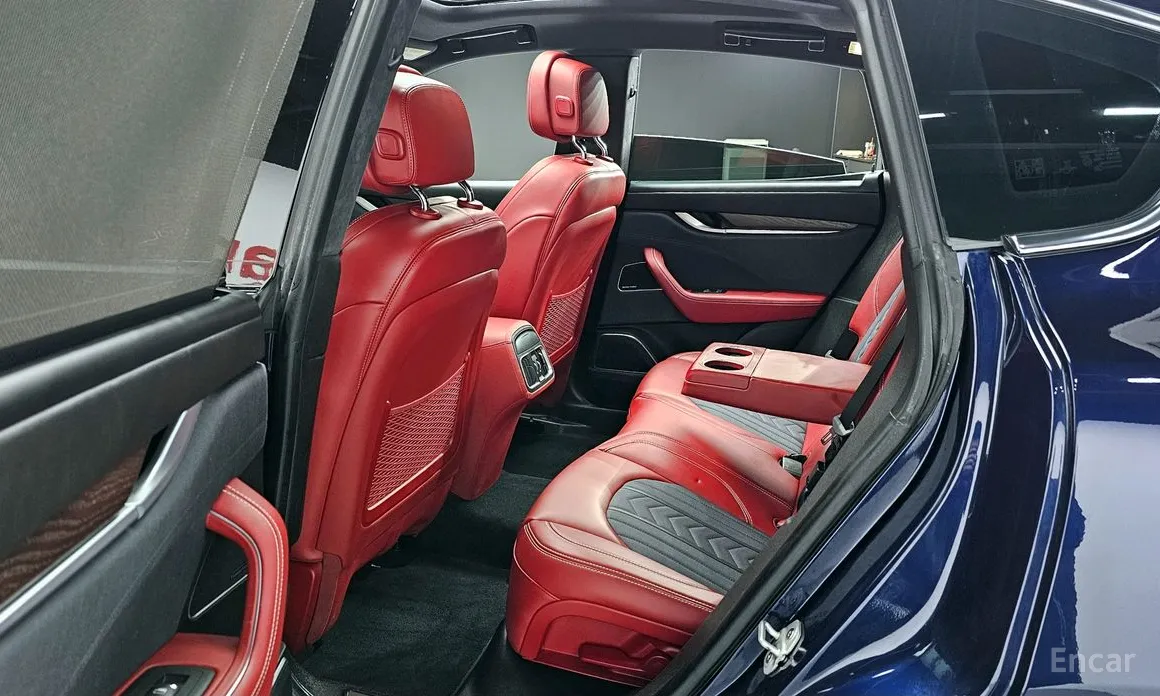 Фото 12 - Maserati Levante