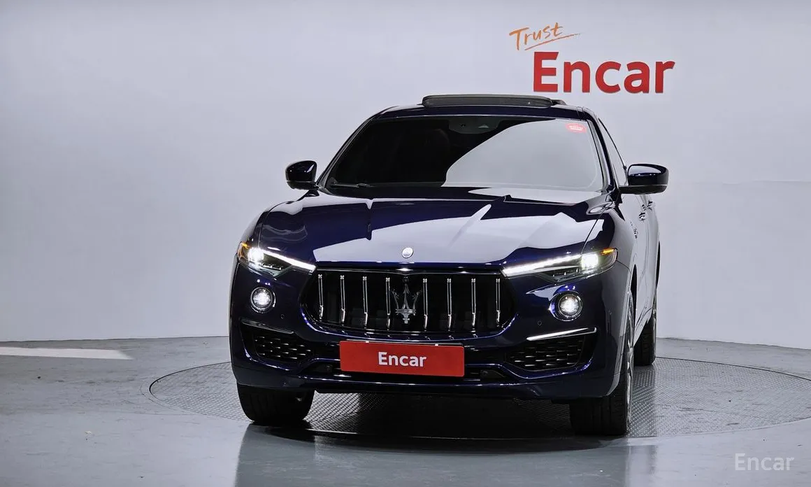 Фото 3 - Maserati Levante