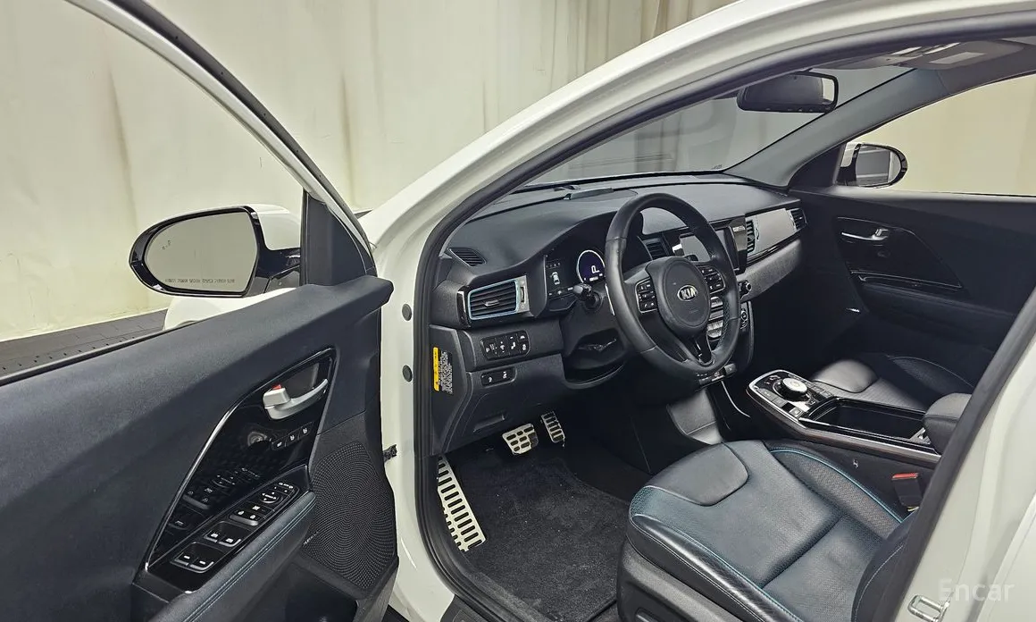 Фото 10 - Kia Niro